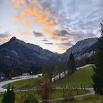 Schuster's Alpenpanorama Aparthotel 3*